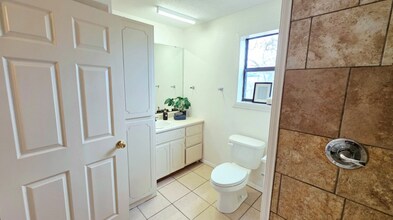 2001 Old Ballinger Hwy in San Angelo, TX - Foto de edificio - Building Photo