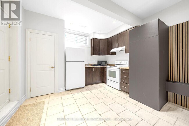 106 Nipigon Ave in Toronto, ON - Building Photo - Building Photo