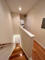 530 N 36th St in Philadelphia, PA - Building Photo