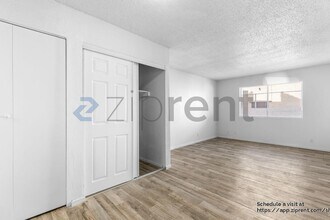 3903 N Nellis Blvd in Las Vegas, NV - Foto de edificio - Building Photo