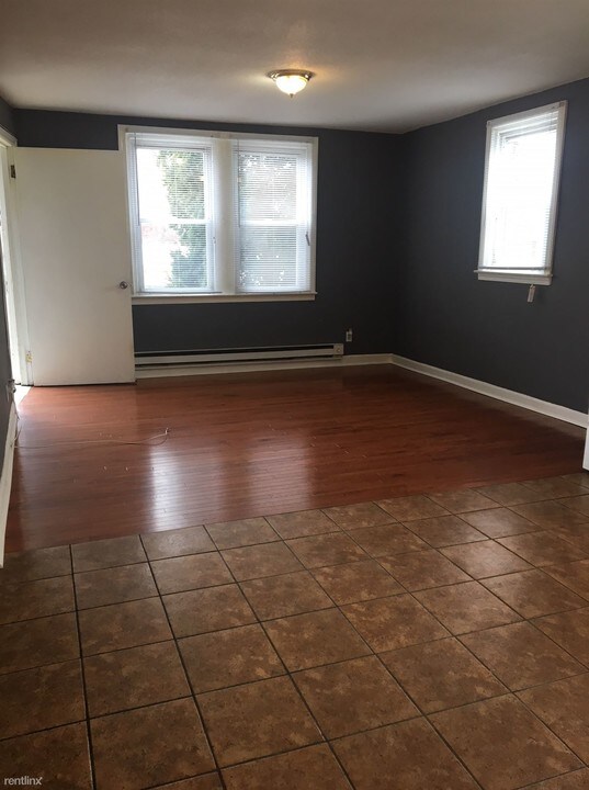 5457 Erdrick St in Philadelphia, PA - Building Photo