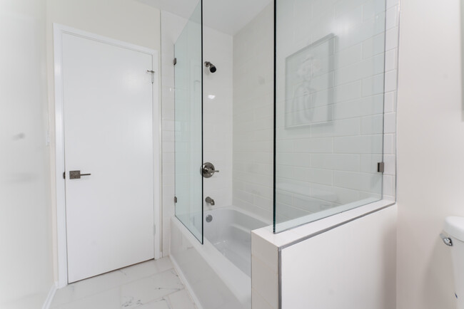 1846 N Kingsley Dr in Los Angeles, CA - Building Photo - Building Photo