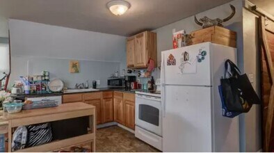 1404 S Lewis St in Stillwater, OK - Foto de edificio - Building Photo