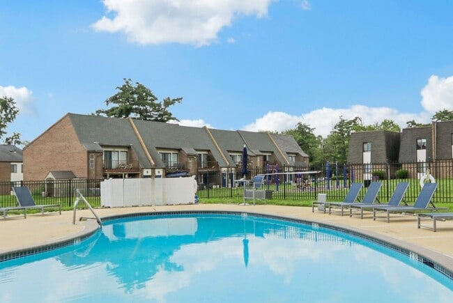 The Crossings at Neshaminy Apartments in Bensalem, PA - Building Photo - Building Photo