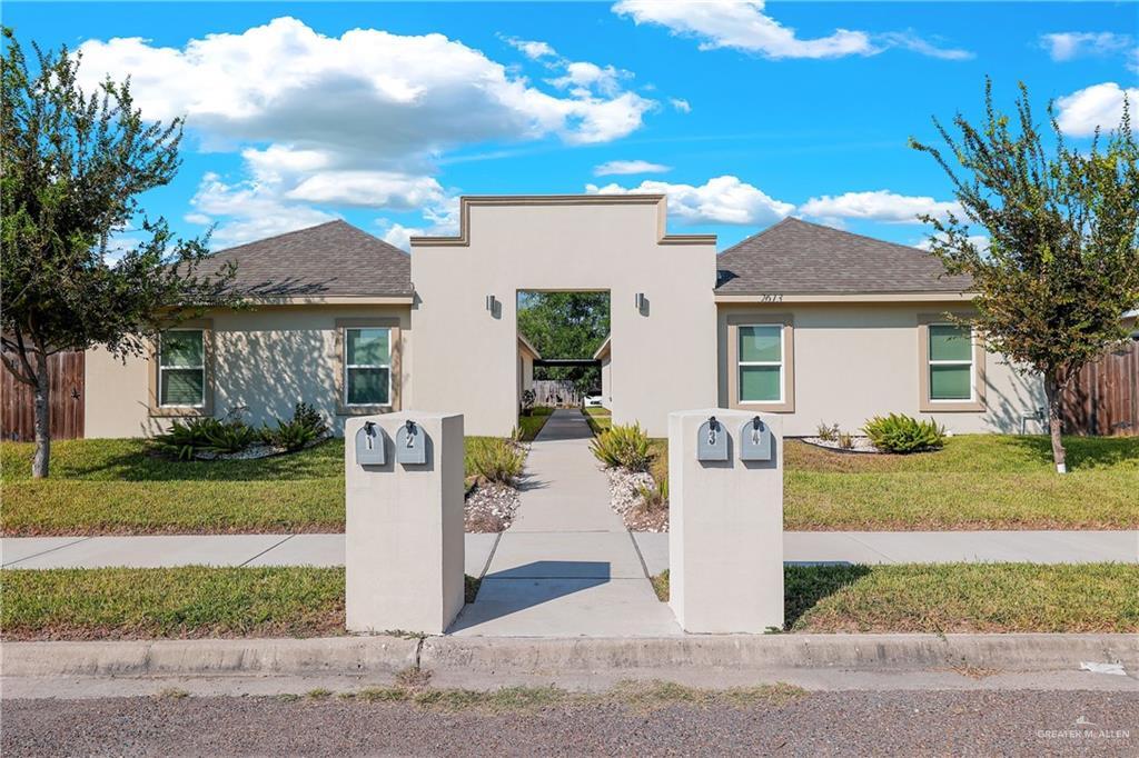 10 Larkspur Ave in Edinburg, TX - Building Photo