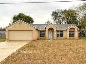 521 Mobley Dr, Unit 2 in Deltona, FL - Building Photo