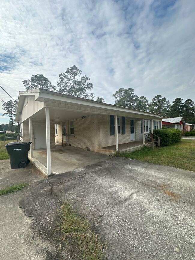 property at 307 Pratt Ave
