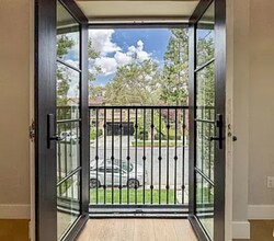 150 N Arnaz Dr, Unit C in Beverly Hills, CA - Building Photo - Building Photo