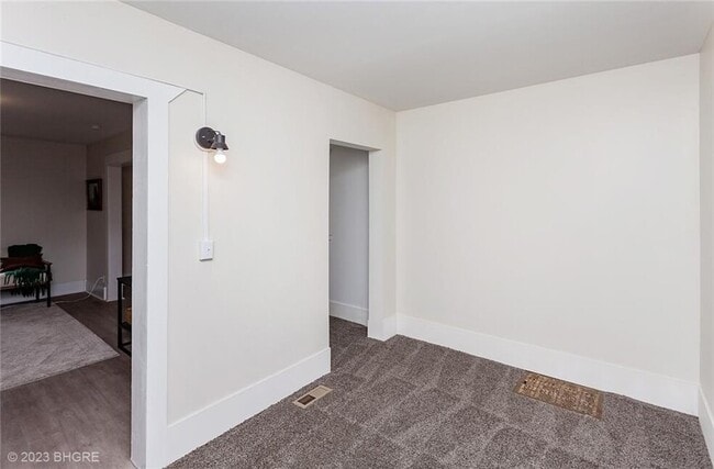 1215 Clark St in Des Moines, IA - Building Photo - Building Photo