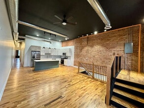 209 W Main St in Ottawa, IL - Building Photo - Building Photo