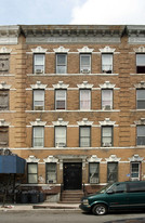 125 Thames St Apartments