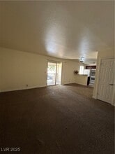 5278 River Glen Dr in Las Vegas, NV - Building Photo - Building Photo
