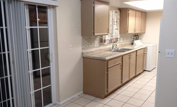 32 Las Palmas Way in Kissimmee, FL - Building Photo - Building Photo