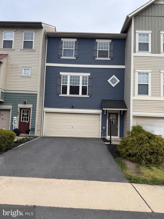 property at 107 Argyle Ct