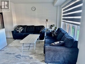 21 Blue Frst Cres in Barrie, ON - Building Photo - Building Photo