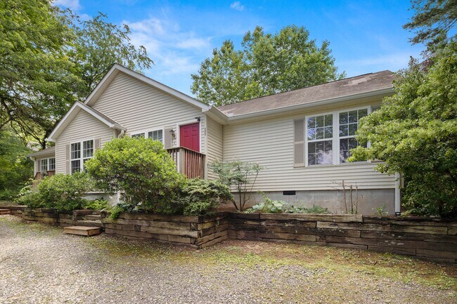 property at 305 Rosscraggon Rd