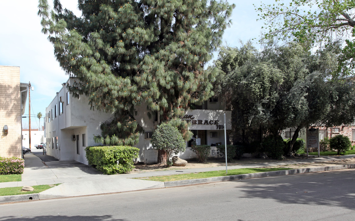 Jordan Terrace in Canoga Park, CA - Building Photo