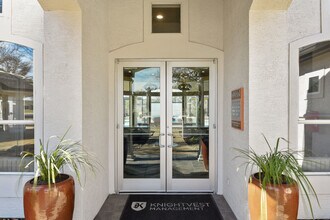 Milan in Austin, TX - Foto de edificio - Building Photo