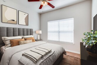 Vista 121 Apartment Homes in Lewisville, TX - Foto de edificio - Building Photo