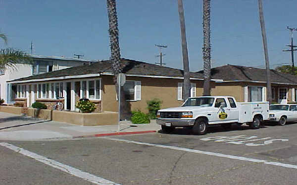 1217-1223 Ocean Ave in Seal Beach, CA - Building Photo - Building Photo