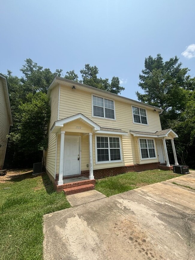 property at 1552 Devoe St
