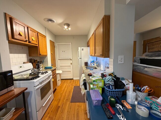 6535 N Mozart St, Unit 1F in Chicago, IL - Building Photo - Building Photo