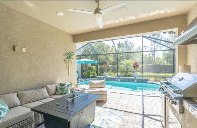 7662 Jacaranda Ln in Naples, FL - Building Photo - Building Photo