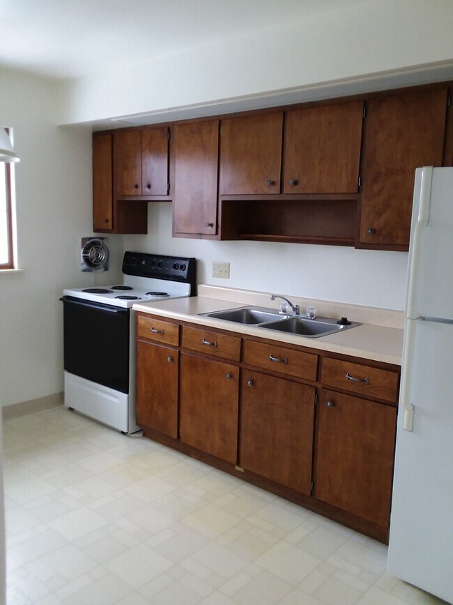 470 Ormond Ave, Unit 12 photo'