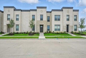 2108 Layla Dr in Waxahachie, TX - Building Photo