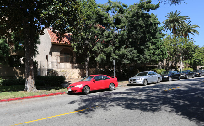 Mediterannean Woods in Glendale, CA - Foto de edificio - Building Photo