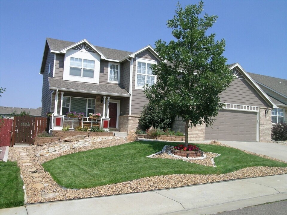 18685 E Progress Pl in Centennial, CO - Foto de edificio