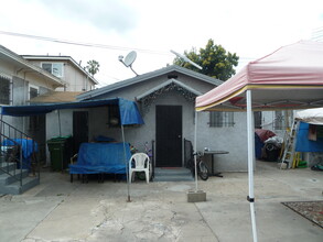 1117 W 38th St in Los Angeles, CA - Building Photo - Building Photo