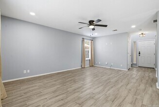 655 Rattler Bluff in San Antonio, TX - Foto de edificio - Building Photo