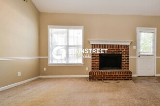 698 Derek Pl in Locust Grove, GA - Building Photo - Building Photo