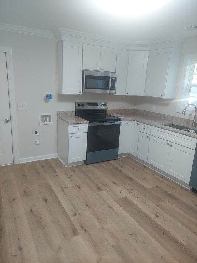 909 Locust St in Hartsville, SC - Building Photo - Building Photo