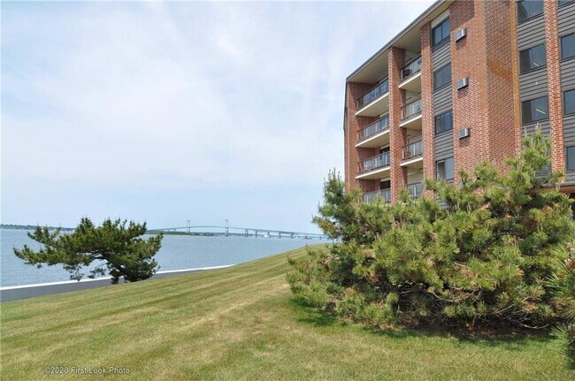 1316 Capella S-Unit -1316 in Newport, RI - Building Photo - Building Photo