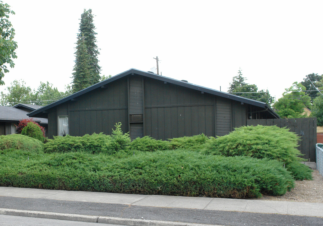 519 W Knox Ave in Spokane, WA - Building Photo