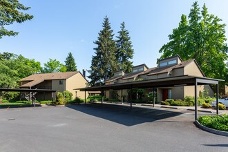 Northgreen Apartments in Eugene, OR - Building Photo - Building Photo