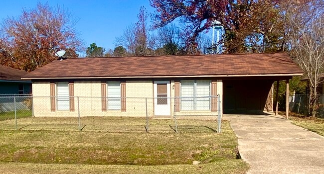 property at 113 Pecan Lake Estate Rd