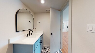 Inez at Bishop Ridge in Dallas, TX - Building Photo - Building Photo