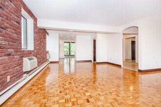 31 Harris St in Brookline, MA - Building Photo - Building Photo