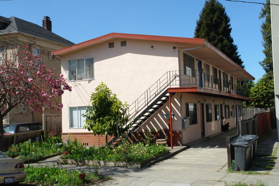 2310 Roosevelt Ave in Berkeley, CA - Building Photo