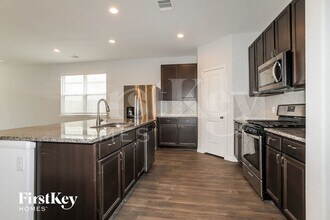 2647 Hoffman Ln in Conroe, TX - Building Photo - Building Photo