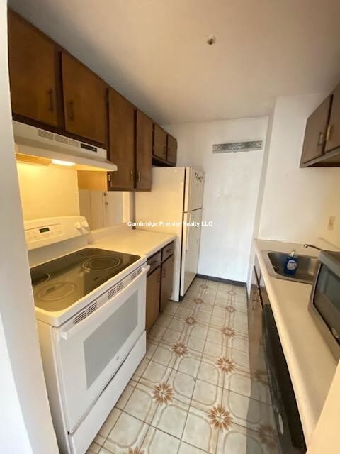 45 Trowbridge St, Unit 2