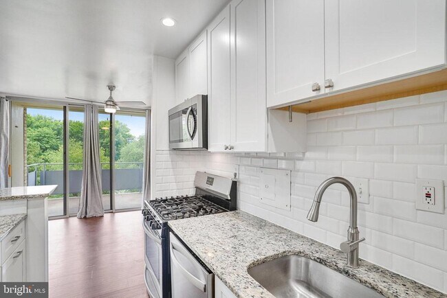 6621 Wakefield Dr in Alexandria, VA - Building Photo - Building Photo