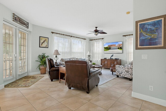 4 Waterside St in Homosassa, FL - Building Photo - Building Photo