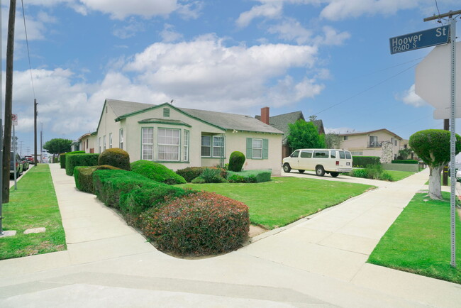 12653 S Hoover St in Los Angeles, CA - Building Photo - Building Photo