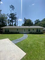 7 Holly Dr in Covington, LA - Building Photo