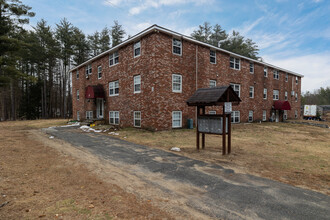 Pine Ridge Estates in Townsend, MA - Building Photo - Building Photo