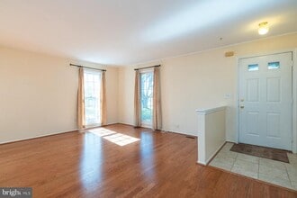 39 Triple Crown Ct in North Potomac, MD - Building Photo - Building Photo